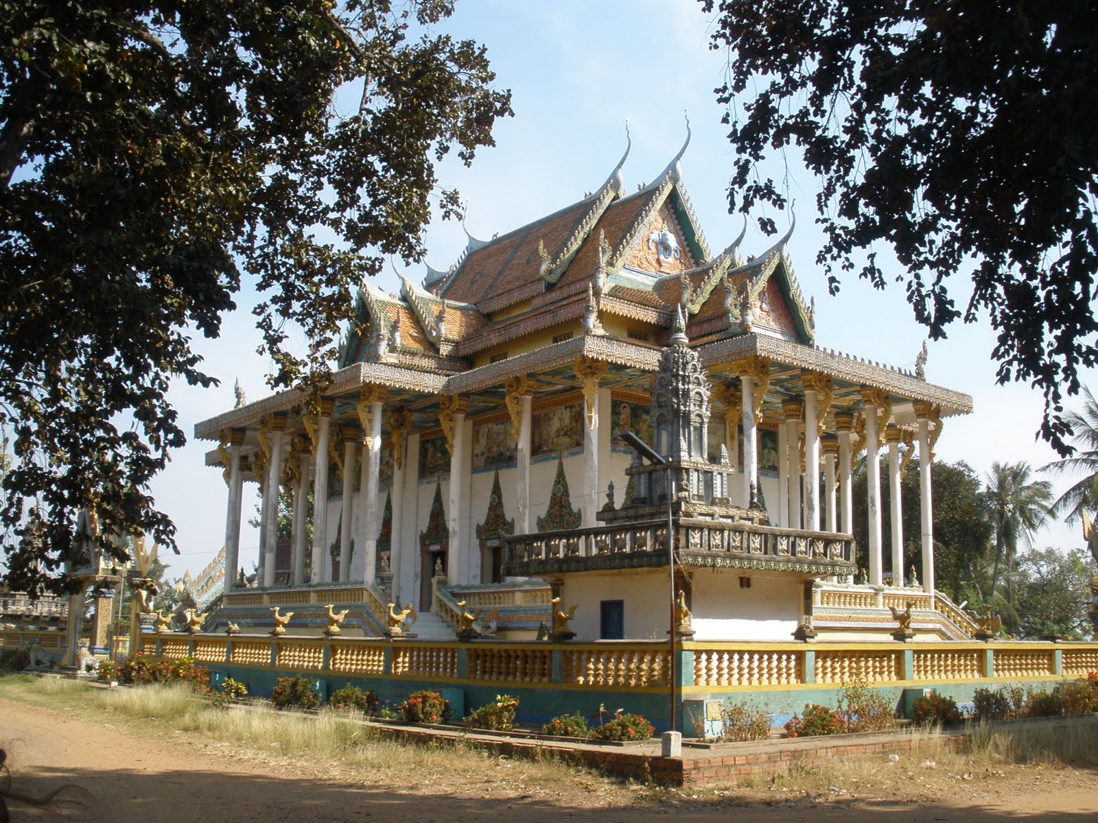 attraction-What to See In Battambang Wat Ek Phnom.jpg